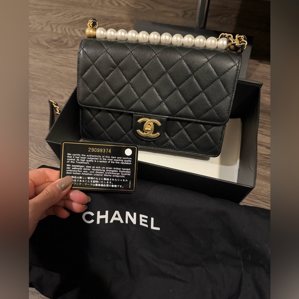 Chanel Chic Pearls Flap Bag small - Picture 2 of 7